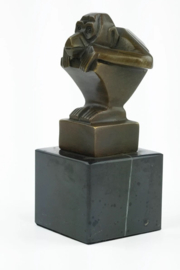 Brons zittend aapje van Casimir Brau