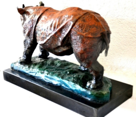Indische pantserneushoorn bronsbeeld