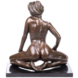 Erotisch bronzen sexy naakte vrouw