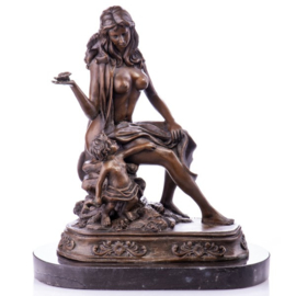 Naakte vrouw met kind bronzen beeld