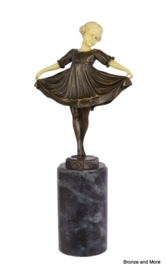 Meisje Lilli bronzen beeld