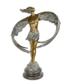 Modern bronzen beelden man en vrouw