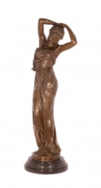 Sierlijk bronzen vrouw beeld