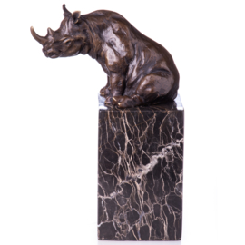 Zittende neushoorn brons beeld