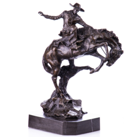 Cowboy op paard bronzen beeld