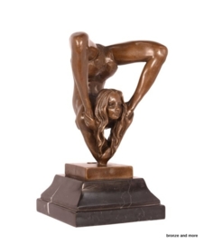 Bronzen slangenmeisje beeld