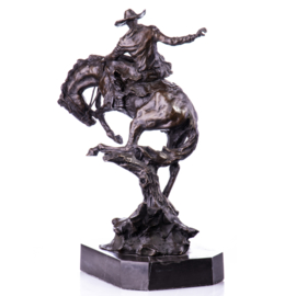 Cowboy op paard bronzen beeld