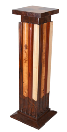 Zuilen en pilaren van marmer of hout