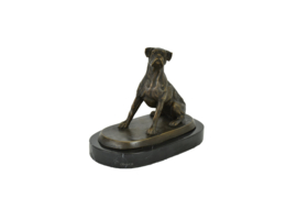 Boxerhond zittend bronzen beeld