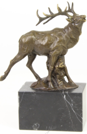 Burlend hertje bronzen beeld