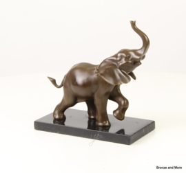 Trompetterende olifant brons beeld