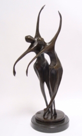 Bronzen beeld dansend paar