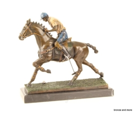 Bronzen polospeler te paard beeld