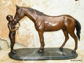 Amazone meisje met paard brons beeld
