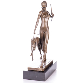Diana met jachthond bronzen beeld