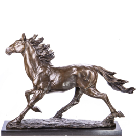 Dravend paard bronzen beeld
