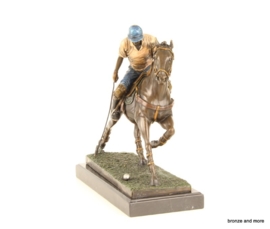 Bronzen polospeler te paard beeld