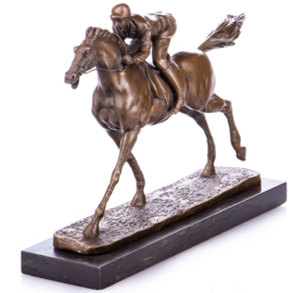 Jockey op renpaard bronzen beeld