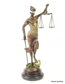 Bronzen vrouwe Justitia in kleur 40 cm
