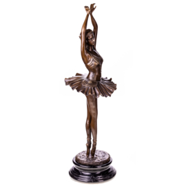 Primaballerina bronzenbeeld