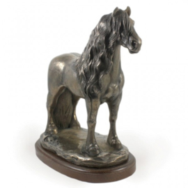 Friese hengst paarden bronzen beeld