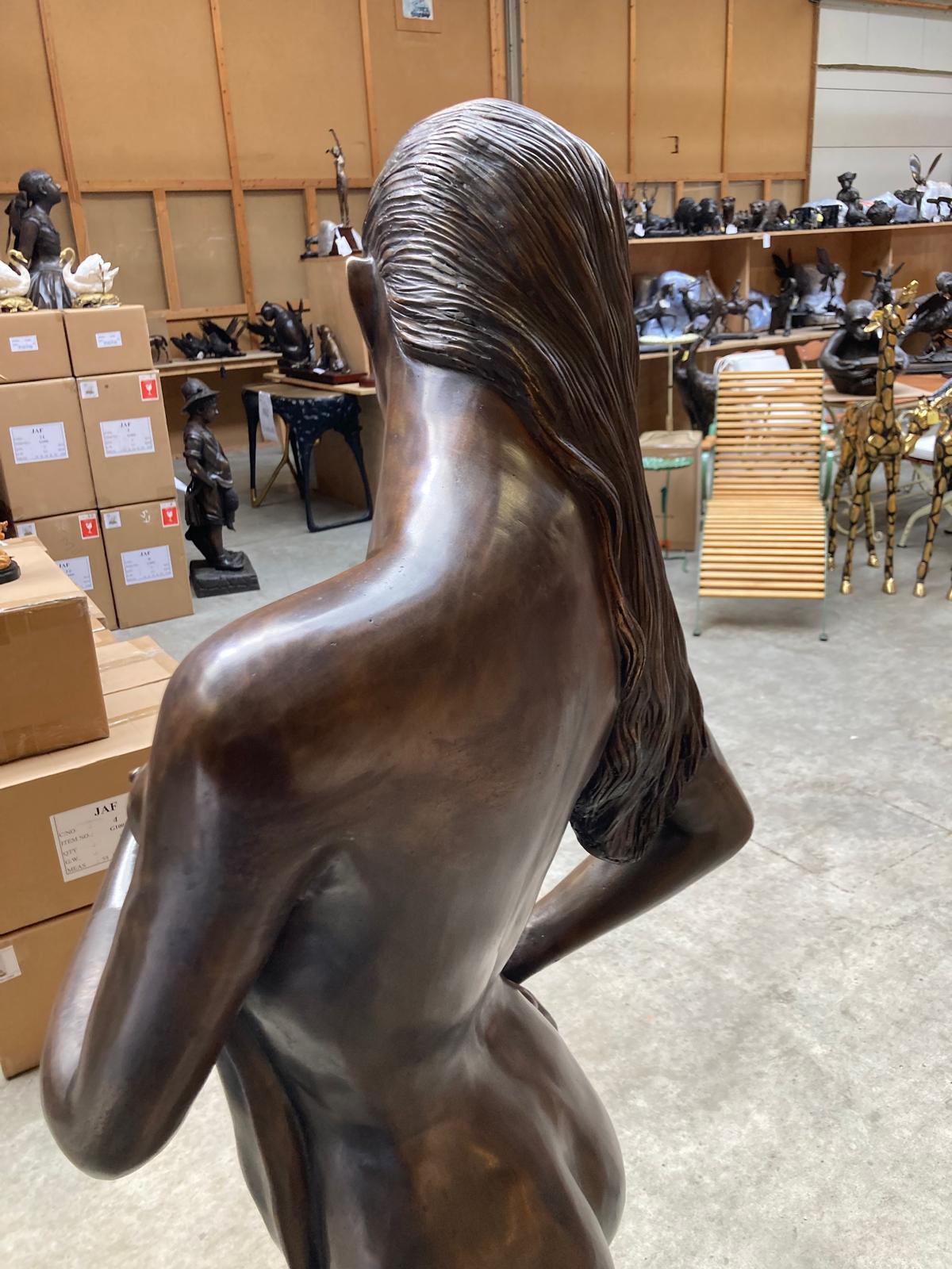 Bronzen vrouwfontein