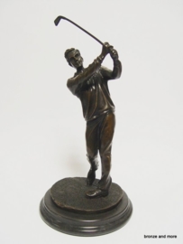 Bronzen golfspeler beeld