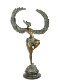 Modern bronzen beelden man en vrouw