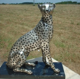 Bronzen cheetah of jachtluipaard