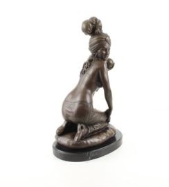 Marokkaanse danseres bronzen beeld