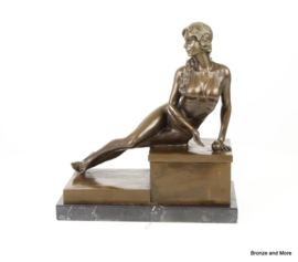 Bronzen boekensteun vrouw in bikini