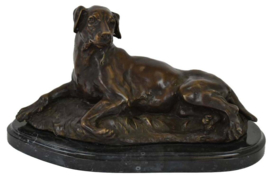 Labrador hond liggend brons beeld