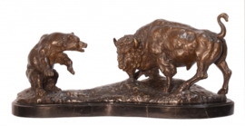 Bronzen beer en stier beeld