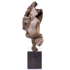 Man met hand in gezicht brons beeld