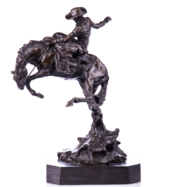 Cowboy op paard bronzen beeld