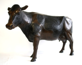 Koe bronzen beeld
