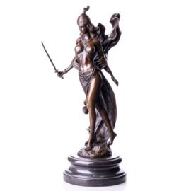 Bronzen vrouwelijke krijger beeld