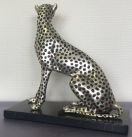 Bronzen cheetah of jachtluipaard