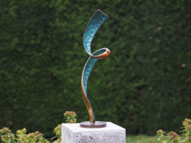 Modern brons tuinbeeld De spiraal