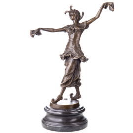 Dansende vrouw met doeken bronsbeeld
