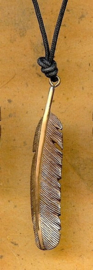Bronzen adelaarsveerketting