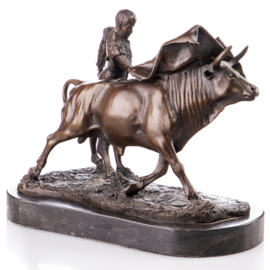 Bronzen beeld torero met toro stier