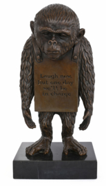 Banksy aap met tekst bronzenbeeld