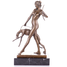 Diana met jachthond bronzen beeld