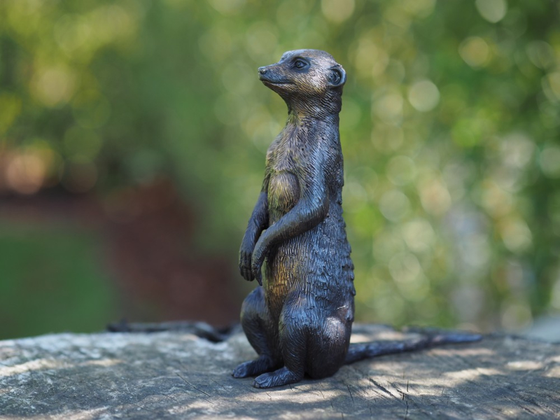 Stokstaartje meerkat brons beeldje