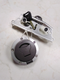 CBR1000RR`15 Fireblade Tankdop en buddyslot set