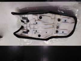 FZ6S/N Zadel Top Sellerie