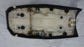FZ750`89> Zadel incl. afdekking