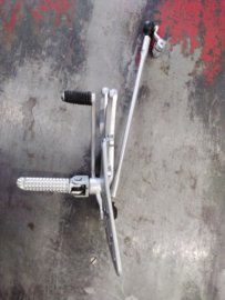 YZF-R1'07-'08 voetsteun links compleet