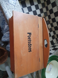 Brocante houten poetsdoos